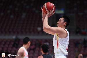 mk-媒体人：胡明轩亚洲杯进攻高效&amp;三分命中率48.5% 护框高手没想到