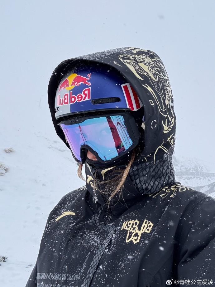 mk体育-从伤病中恢复，谷爱凌结束康复期重新上雪