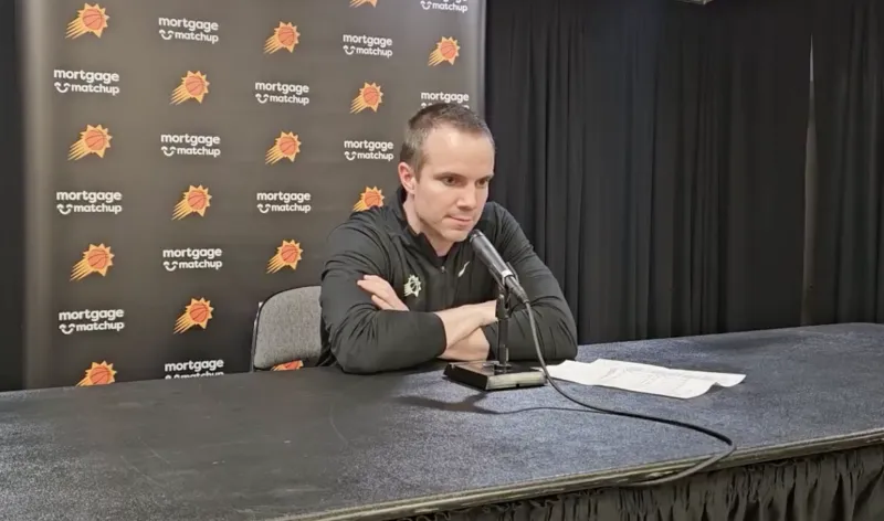 奥特谈布克：第四节提前换他上场，是想趁脚踝还没肿打一会